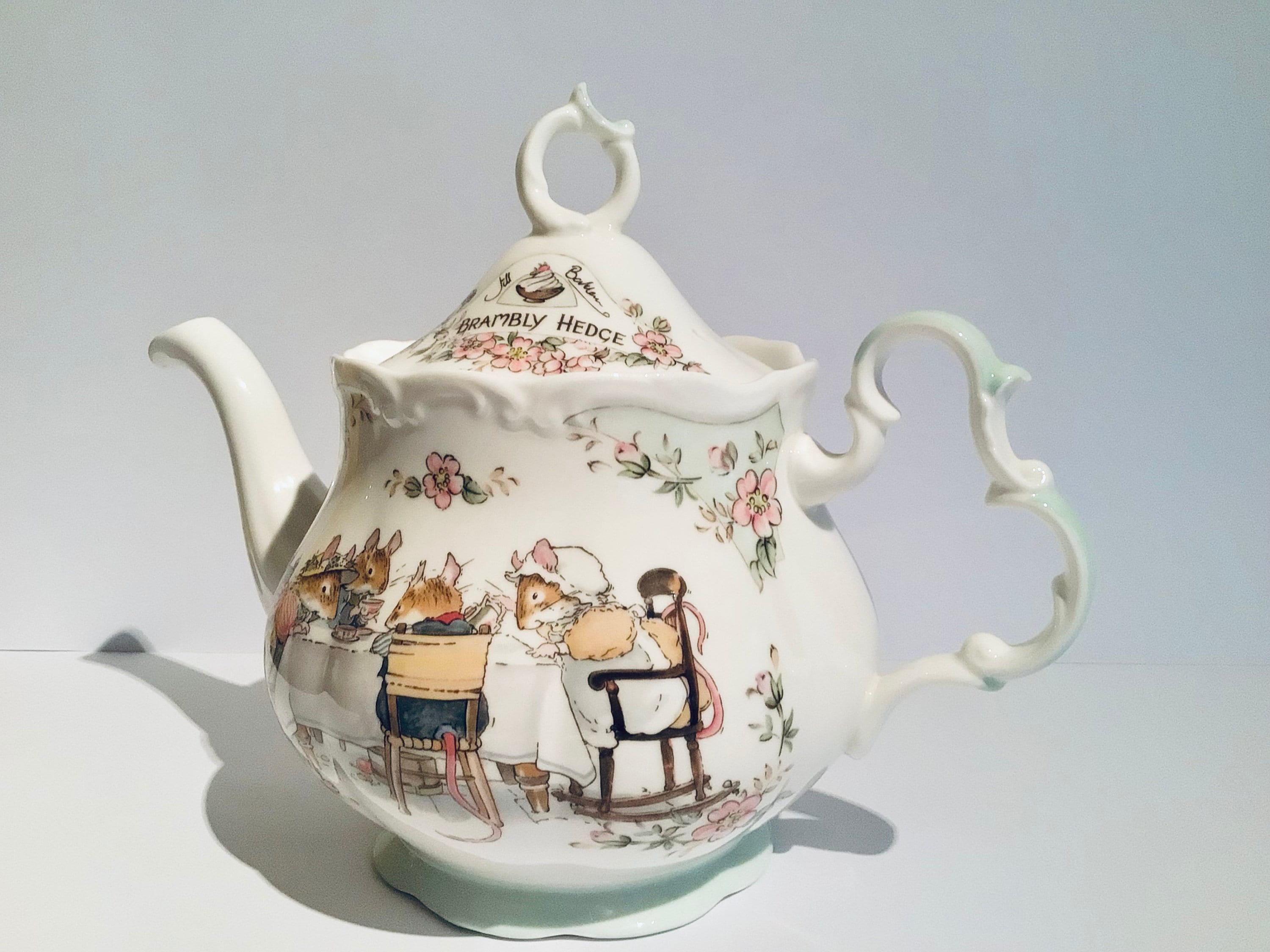 Brambly Hedge Full Size Teapot,royal Doulton Brambly Hedge Teapot
