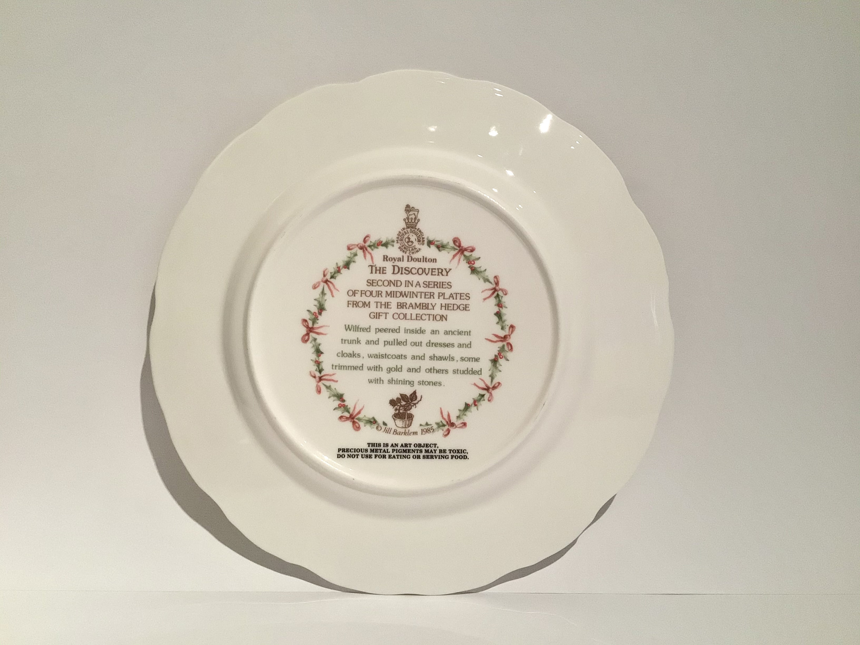 Brambly Hedge the Discovery Plate, Royal Doulton Brambly
