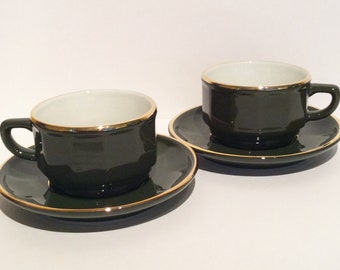 Pair of Apilco green and gold espresso coffee cups, 2 French porcelain coffee cups, 2 small French green porcelain cups and saucers