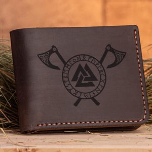 Cartera de cuero con hacha nórdica vikinga Valknut, regalo personalizado para hombre, billetera de cuero, regalo nórdico para esposo, regalo de Navidad para papá.