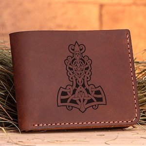 Portafoglio Mjolnir personalizzato da uomo, martello di Thor vichingo, regalo per lui, portafoglio in pelle nordica, regalo per marito, fidanzato, regalo di Natale per papà