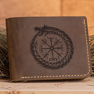Cartera con letrero de Vegvisir de vikingos, brújula de dragón, regalo personalizado para hombre, cartera de cuero, regalo nórdico para esposo, regalo de Navidad para papá
