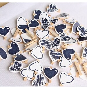 25x Wood Wooden Black and White Heart Peg Photo Clip DIY Room Decoration Party Decor