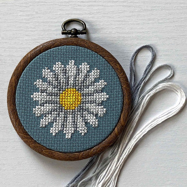 Daisy Cross Stitch Kit - Floral Beginners Mini Counted Cross Stitch Kit - Wildflower DIY Craft Kits