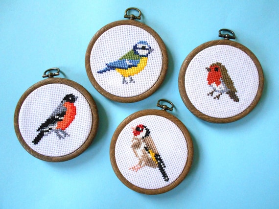 Birds Flowers Embroidery Kit for Adults Beginners Stamped Cross Stitch Kits with Birds Pattern Stamped Embroidery Cloth Hoops Threads Needles Easy
