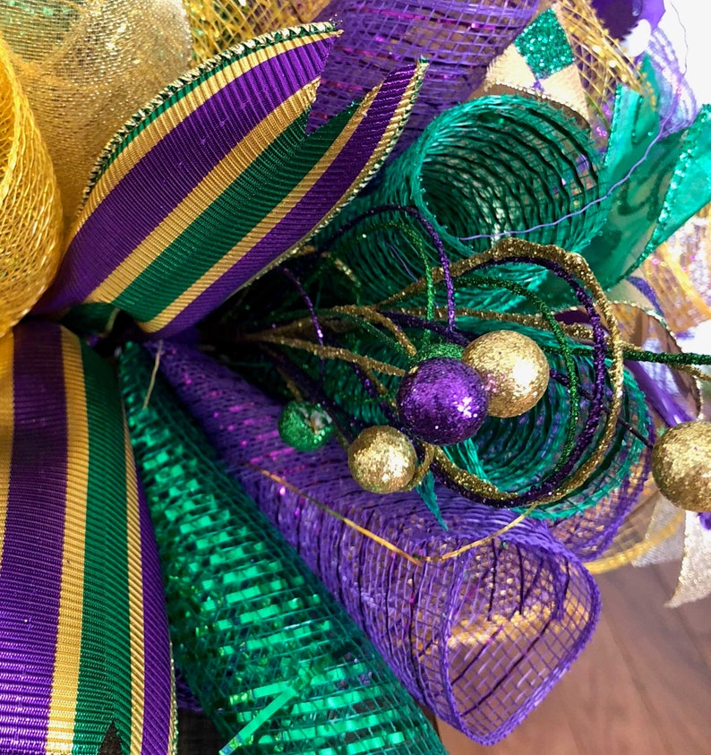 mardi gras candle wreath
