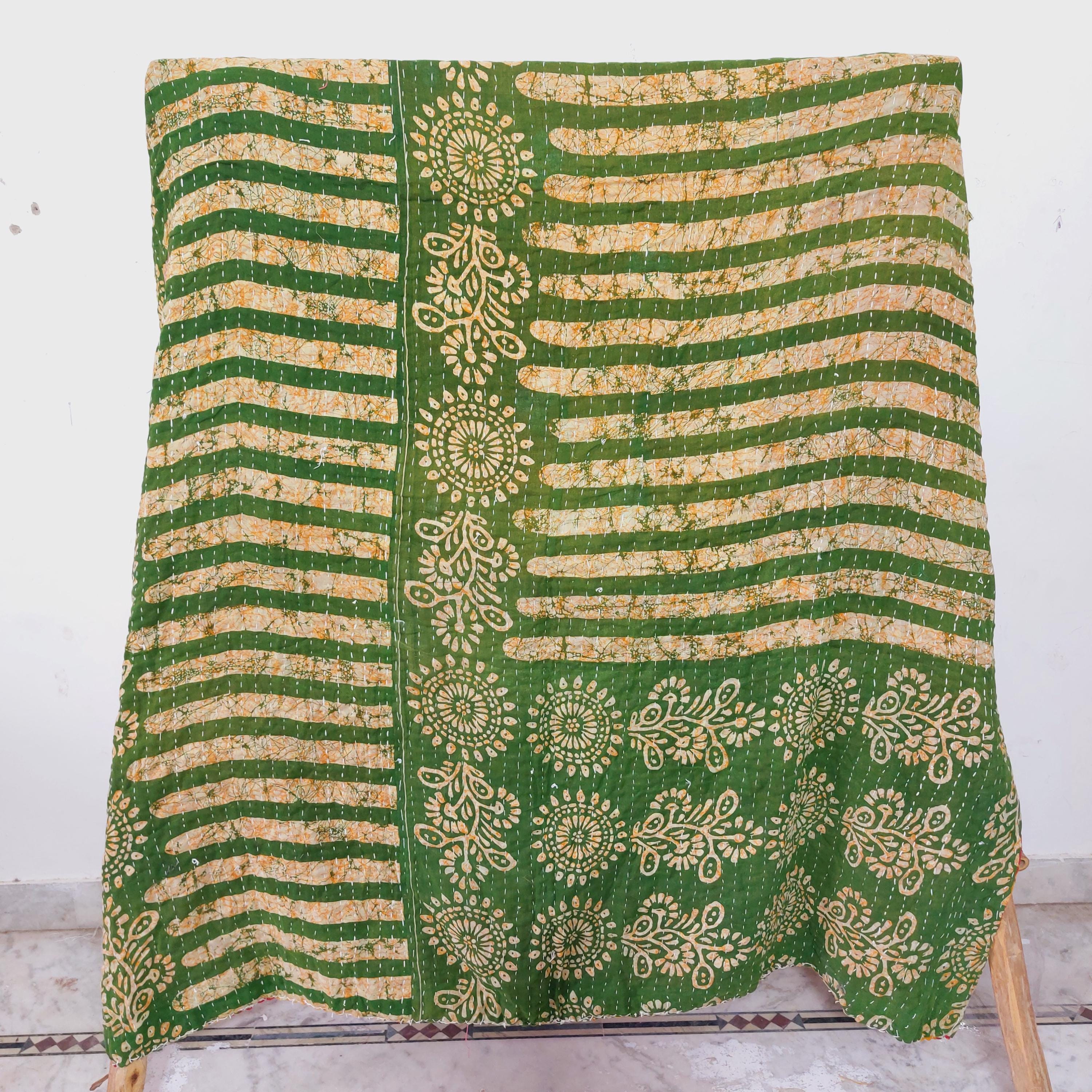 Kantha Quilt - Indian Vintage Kantha Quilt Handmade Throw Reversible Blanket Bedspread Cotton Fabric Bohemian quilt