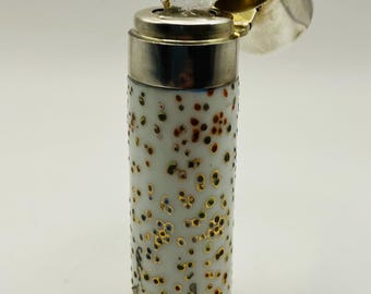 Antyczny flakon na perfumy z porcelany i emalii – około lat 80. XIX wieku