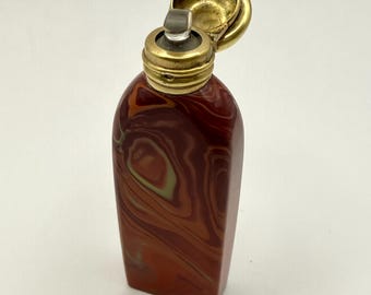 Antyczny francuski flakon na perfumy z lithyalinu, ok. 1840 r.