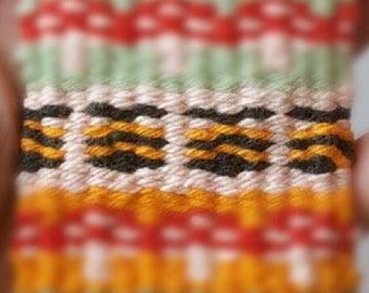 Bees Krokbragd motif grid for frame loom Scandinavian weaving technique Downloadable digital sheet PDF