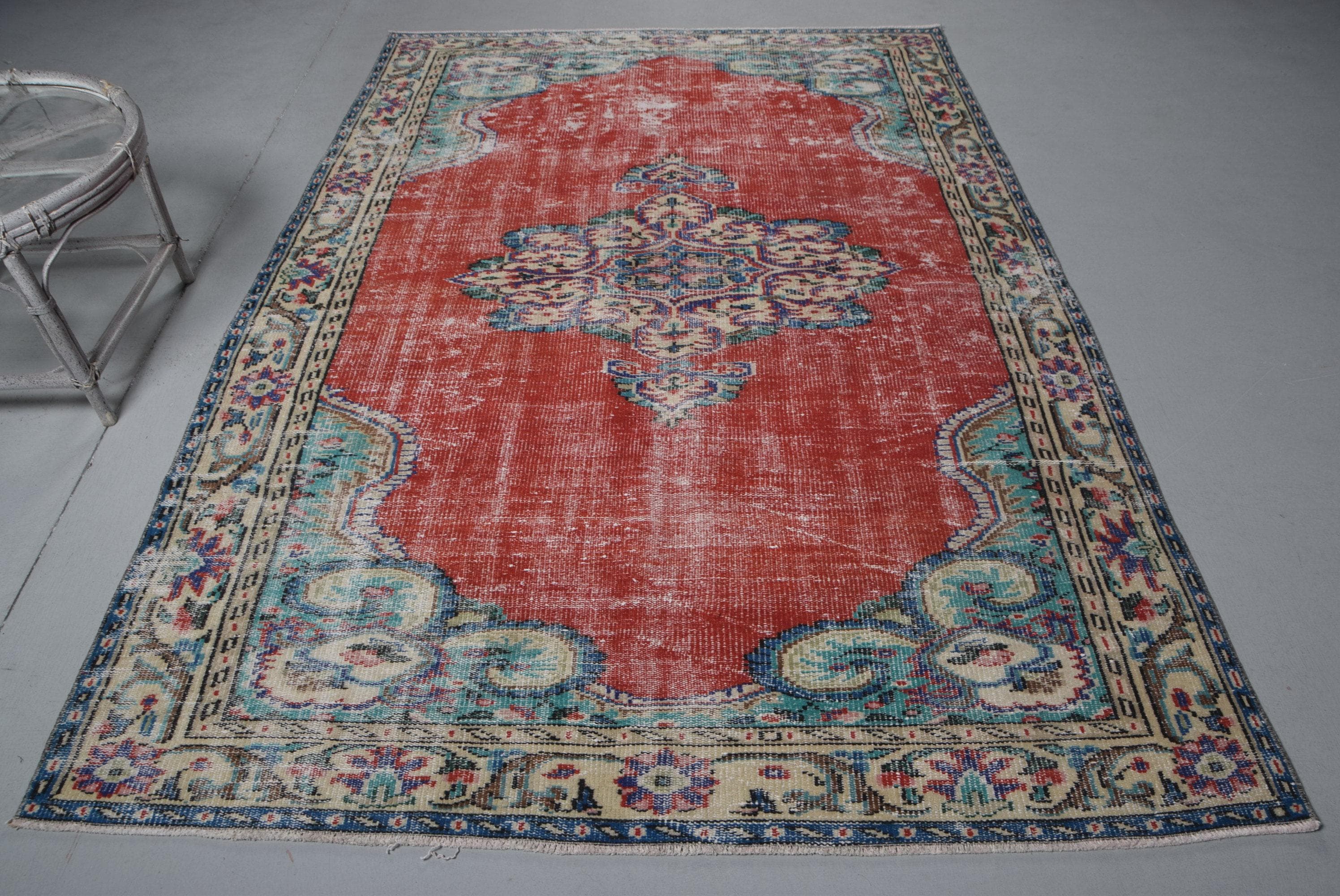 朱赤とペールブルーのメダリオンラグヴィンテージトルコラグ No.680