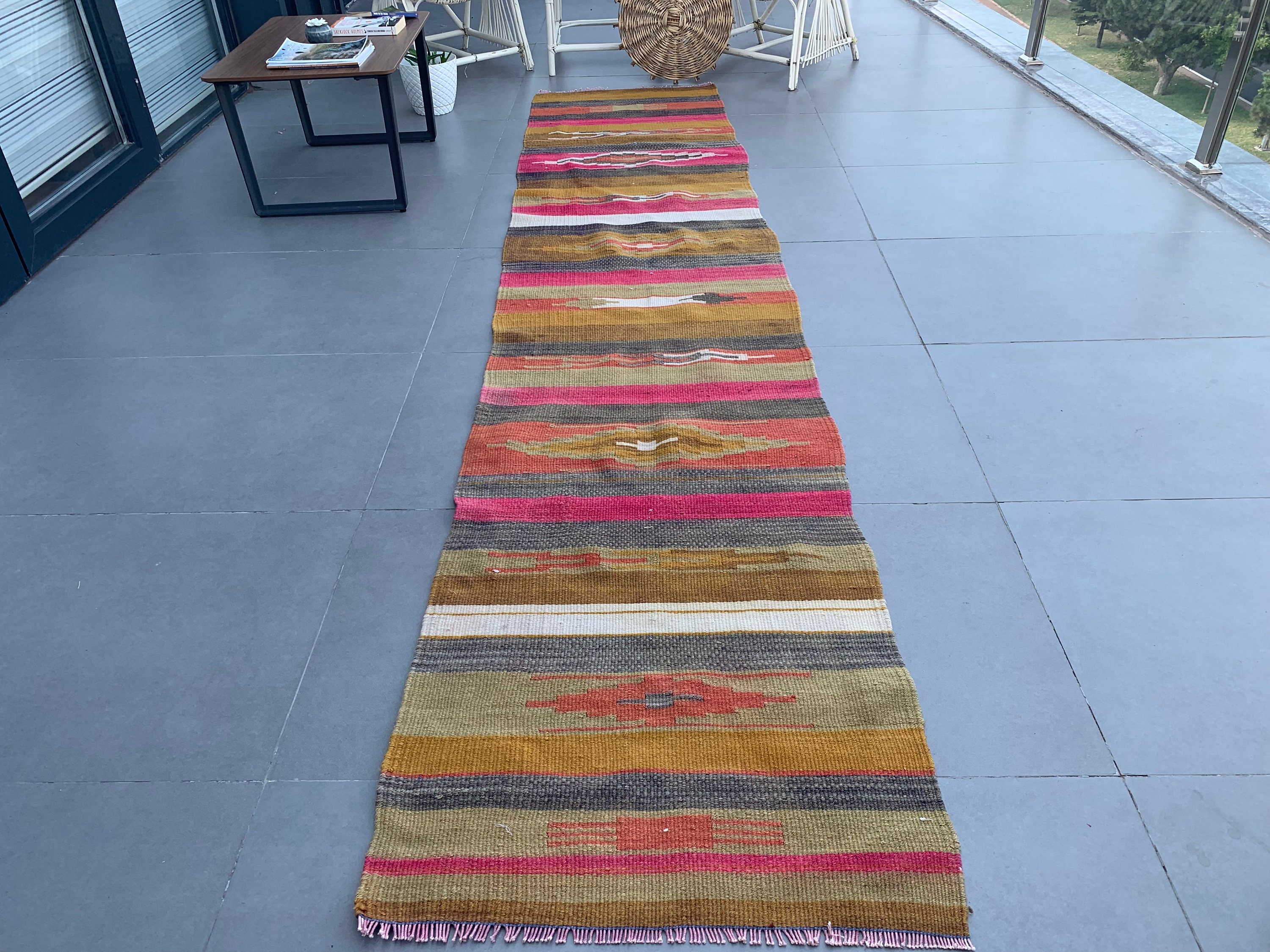Pink kilim, Long kilim,