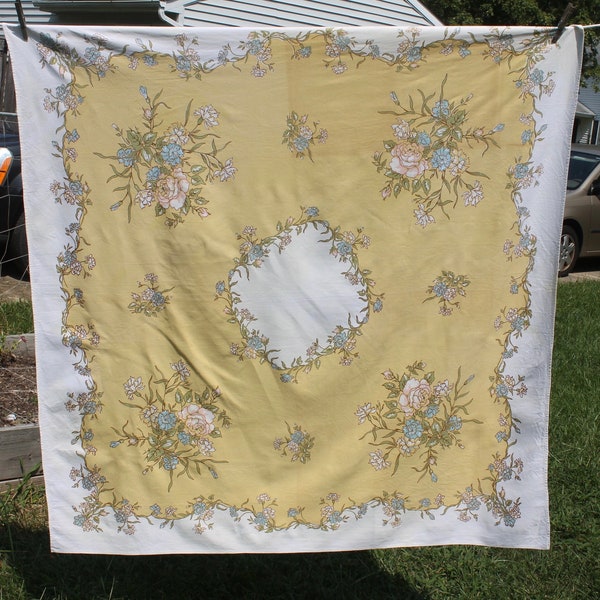 Nappe fleurie Vintage utilisé Leaspun w / papier étiquette, serviettes de table assorties, Roses Dianthus oeillets, 52 x 52, série de Kate Greenaway