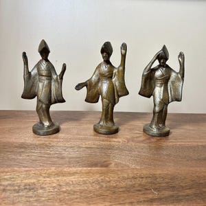Set of 3 Vintage Mid-Century Cast Iron Bronze Japanese Geisha Girls Figurines Dancers | 8&quot; Metal Statues | Asian Style Decor | 1960s-1970s