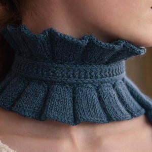 Modèle de tricot ras de cou écharpe à volants | Accessoire de cou élégant (Patron PDF EN/RUS)