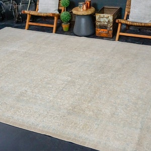 8’4 x 11’6 Classic Vintage Rug Cream + Blue 60’s Carpet
