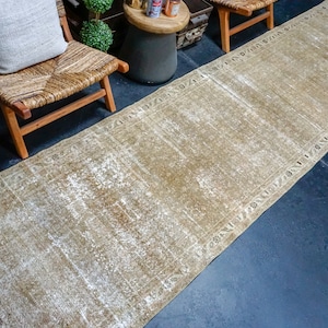 3’5 x 13’2 Classic Vintage Runner Beige Apricot + Espresso