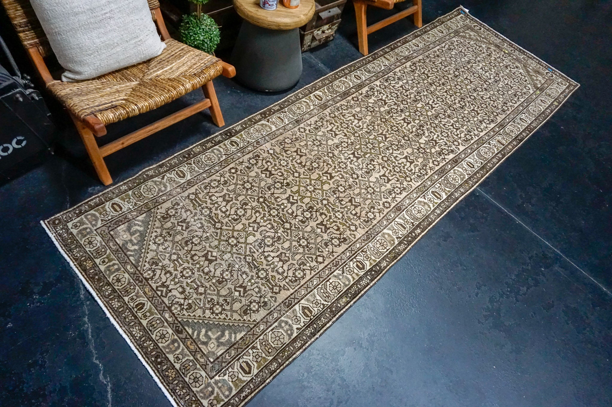 * vintage runner ୨୧ 鹿さん達のししゅう絵 テーブルマット 3'5 X 10'5 Classic Vintage Runner Beige & Brown SB - Etsy