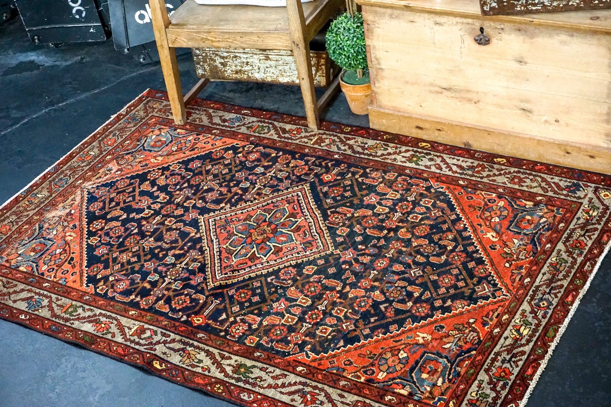 超激安 X 4'1 6'3 Etsy - 70's Gray and Red Blue, Carpet Vintage ラグ・カーペット