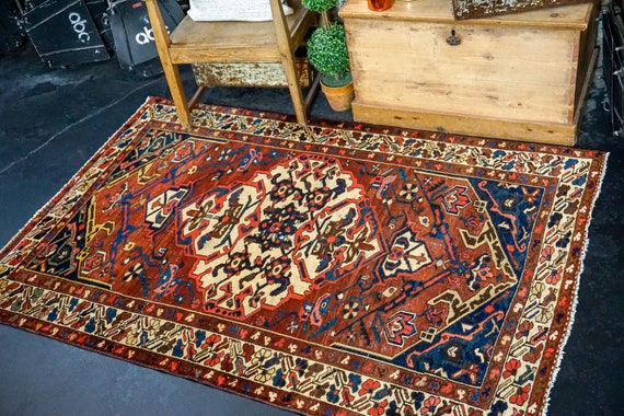 44 x 57 Vintage Carpet Red Blue and Cream 70s Etsy Nederland