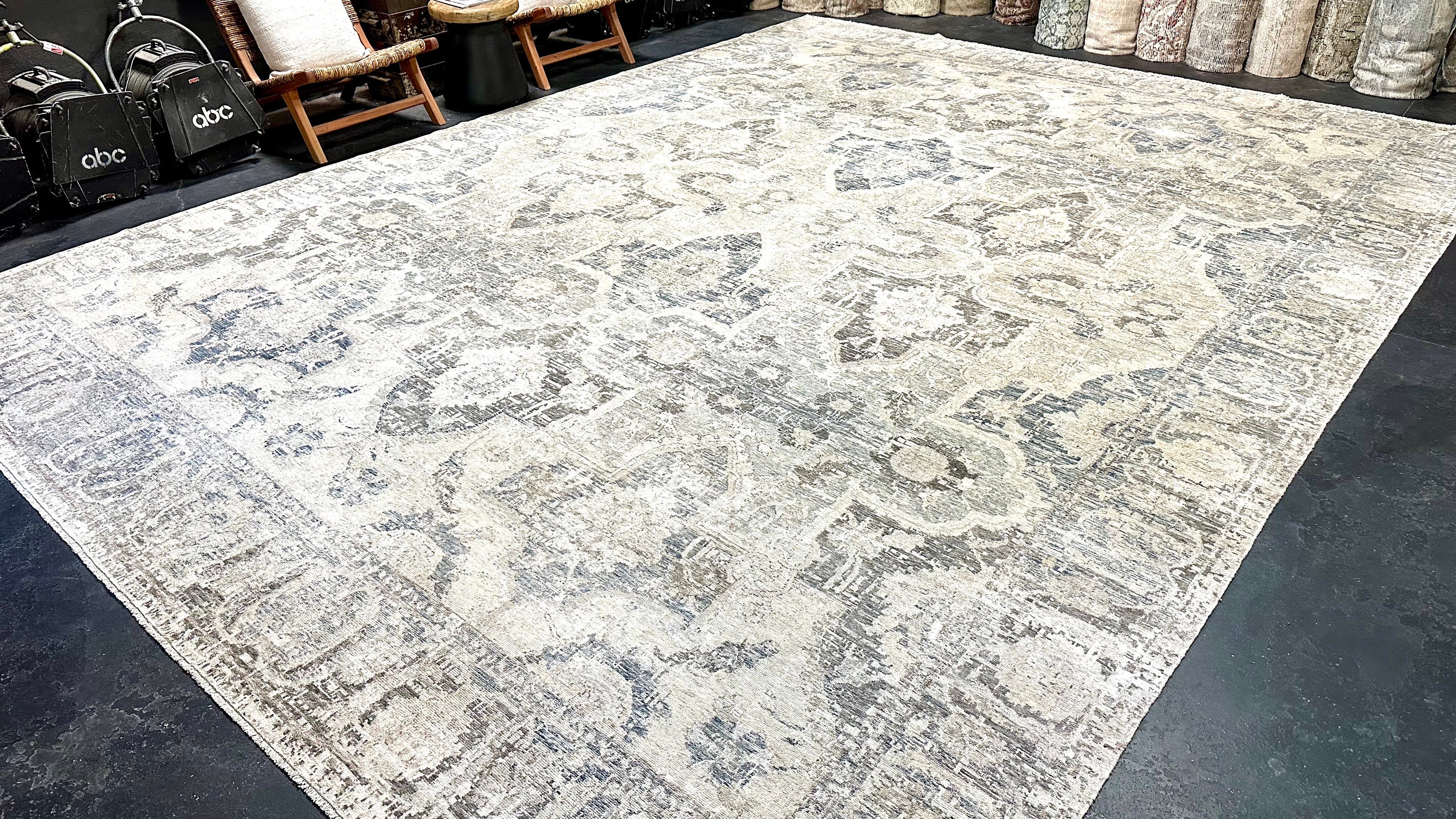 122 X 163 Distressed Silk 17th Century Persian Design Tibetan Rug 