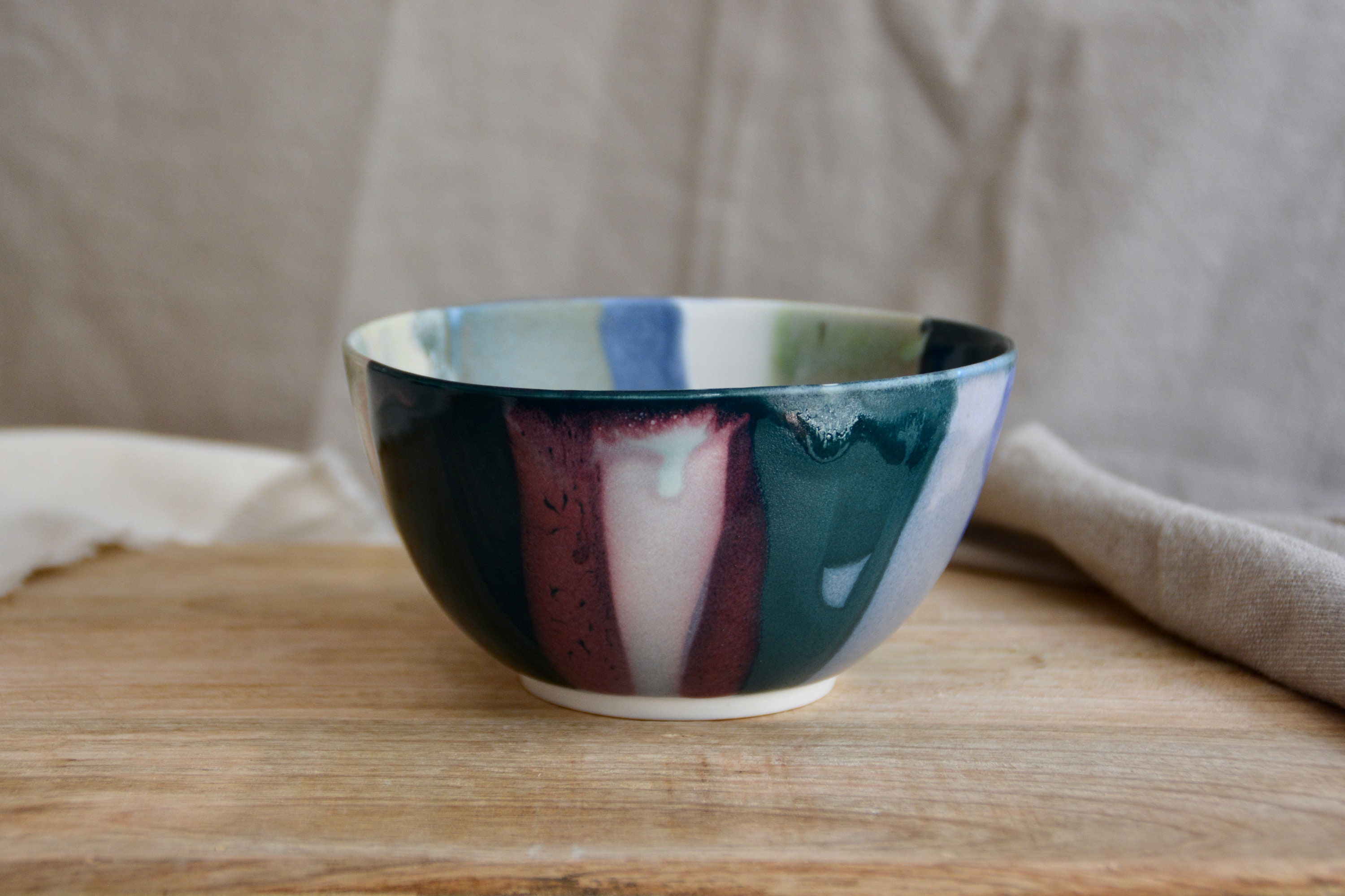 Bol Multicolore en Porcelaine Fine, Style Contemporain