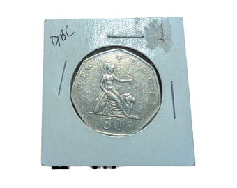 Moneda británica de 50 peniques nuevos de la Reina Isabel II de 1980