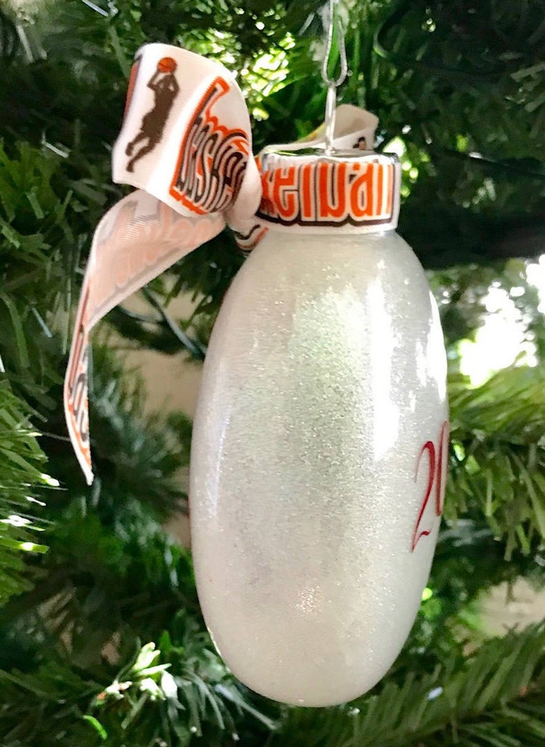 Personalized Girl Basketball Player Ornament--Large 4 M/&M Style