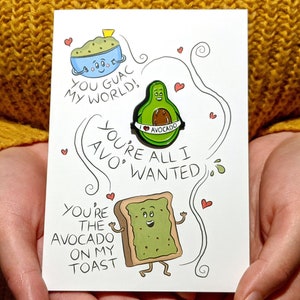 Avocado Pin Geschenk | Avo Liebe Karte | Guacamole Fächer | Niedliches Anstecker | Vegan Freundin | Kawaii Pflanzlich | Entzückendes Jubiläum | Emaille Pin
