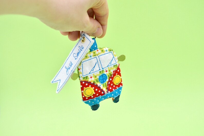 Embroidery file keychain Lucky Bus for 10 x 10 cm embroidery frame Download instructions in German image 5