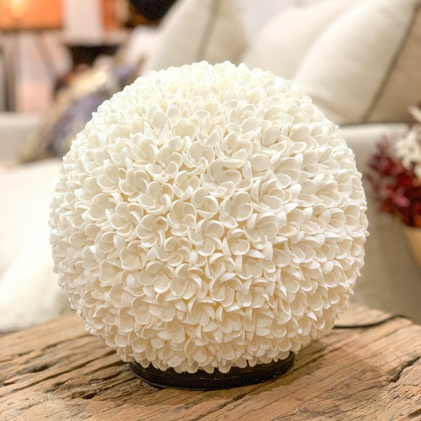 Lampe en coquillages - Boule