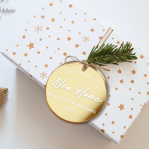 Erstes Weihnachten in unserem neuen Zuhause Personalisierte 2021 Gold gespiegelte Acryl Weihnachtsverzierung - Erstes Haus Familienverzierung - Verzierung des neuen Hauses