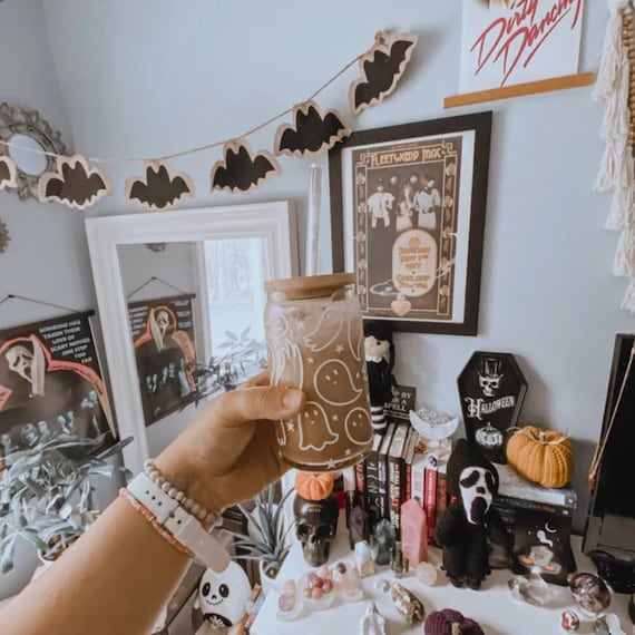 Cute Ghost Pattern Halloween Beer Can Glass 16oz // Libbey Soda Glass, Iced Coffee Cup, Spooky Season Cup, Trendy Drinkware, Halloween Cups
