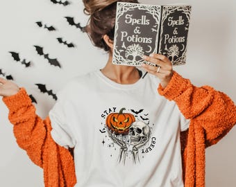 Stay Creepy Halloween Shirt // Pumpkin & Skull Vintage Tee, Spooky Season Graphic Tee, Gothic Fall Shirt, Creepy Cute Halloween Top, Fall