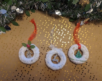 Enfeites de Natal com neve