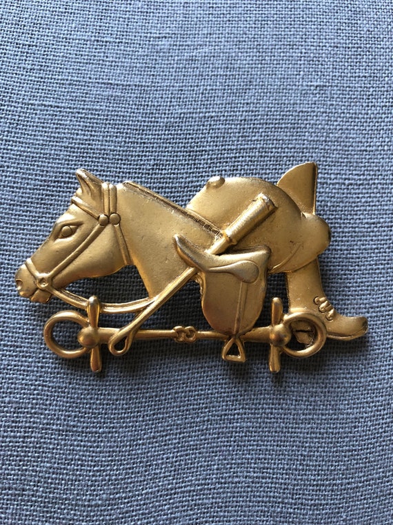 stock tie and pin
