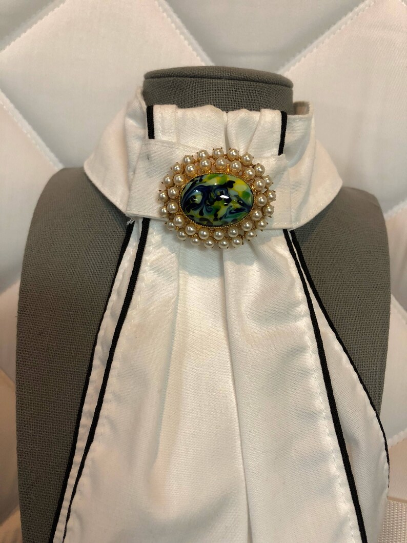 Dressage stock tie pin