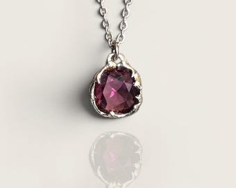 PEONY NECKLACE