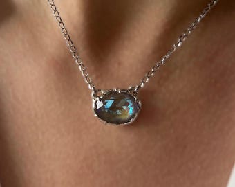 LIGHT NECKLACE