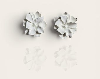 WHITE GARDENIA EARRINGS
