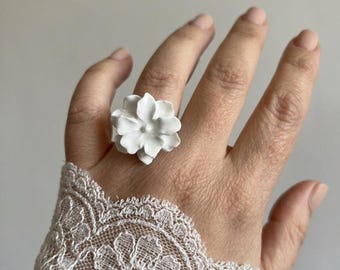 WHITE GARDENIA RING