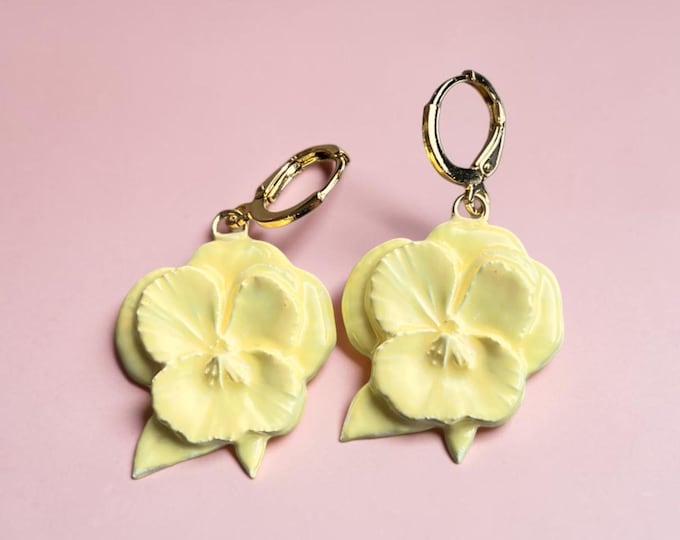 YELLOW VIOLET EARRINGS