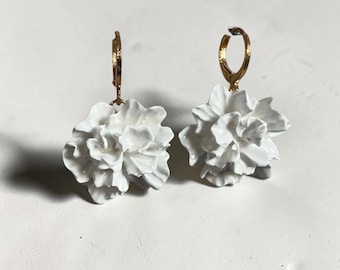 WHITE CARNATION EARRINGS