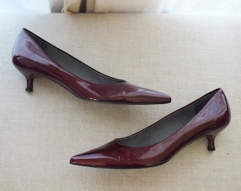 Chaussures pointues bordeaux pour femmes à petit talon en cuir verni Pointure 8,5