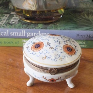 Vintage White and Gold Trinket Box/Jewelry Box  Round Footed Porcelain Trinket Box with Feet