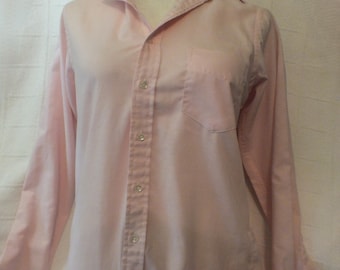 Camisa vintage de mujer en color rosa, manga larga, talla pequeña