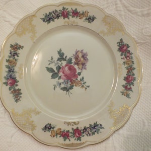 Vintage Royal Bayreuth Dinner Plate  Floral - Bavaria 10.25&quot;