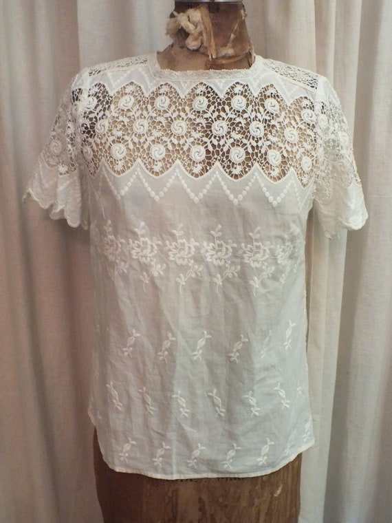 Beautiful White Lace and Embroidered Blouse/Top S… - image 2