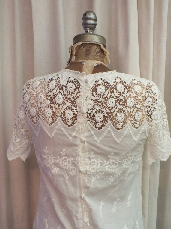 Beautiful White Lace and Embroidered Blouse/Top S… - image 7