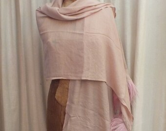 Glamorous Scarf/Shawl in Pink with feathers